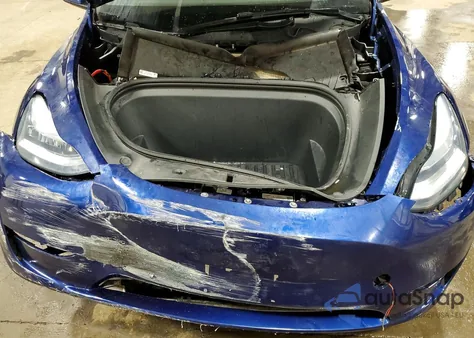 2021 Tesla Model Y z USA, uszkodzony, nr VIN 5YJYGDEE3MF259888